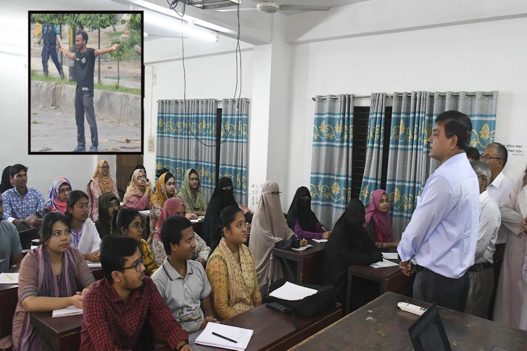 আবু সাঈদকে ছাড়াই ক্লাস শুরু, কাঁদলেন শিক্ষার্থীরা