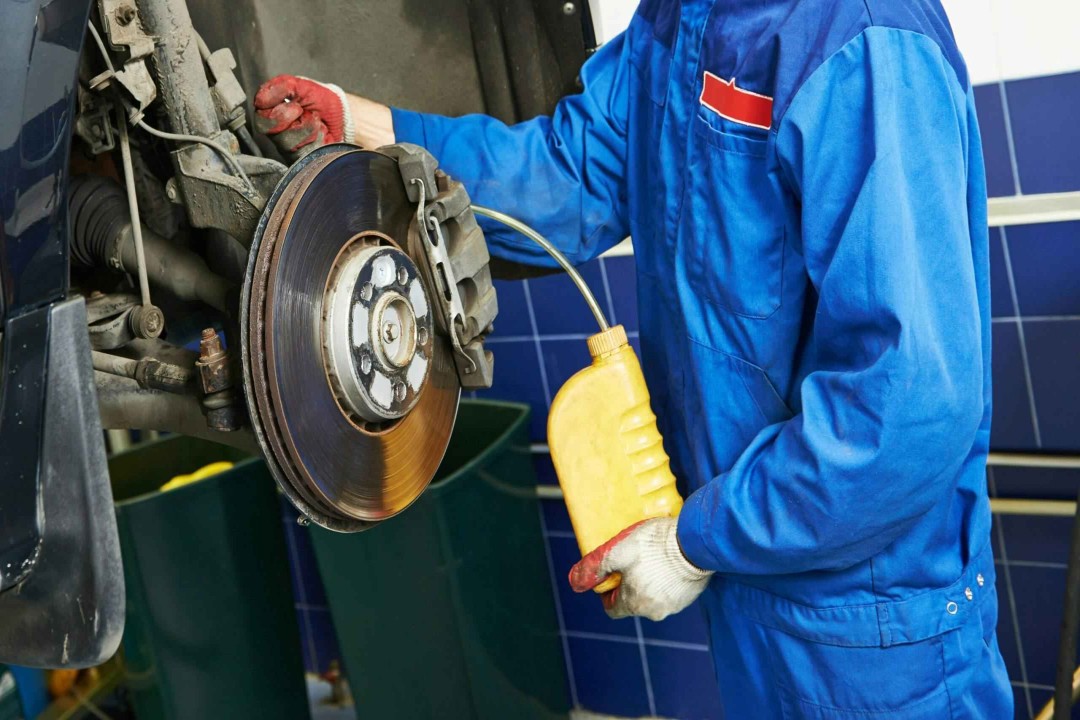 গাড়ির ব্রেক ওয়েল কখন বদলাতে হবে জানেন না বেশিরভাগ চালক