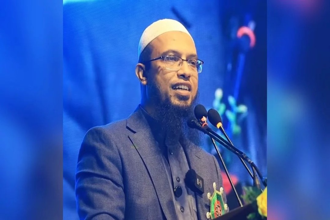 লজিং বাড়িতে পেঁয়াজ মরিচ আর পান্তা ভাত খেতেন শায়খ আহমাদুল্লাহ