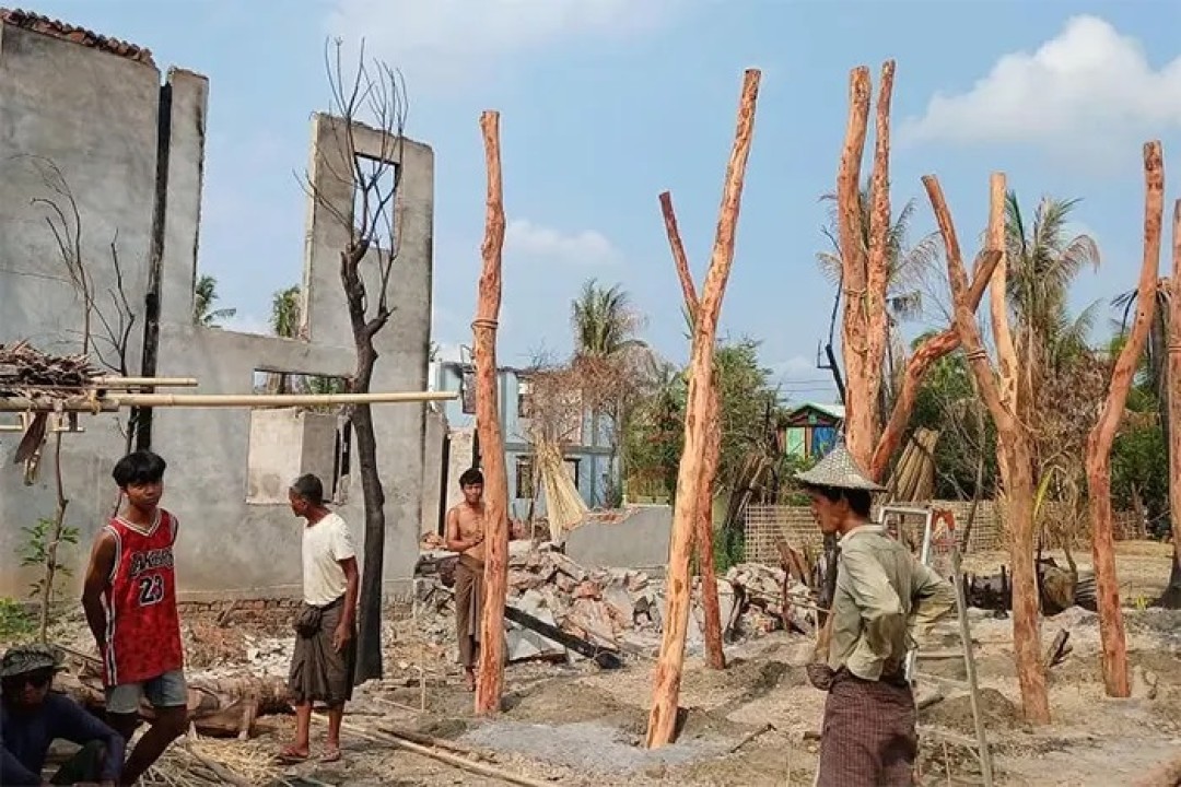 মিয়ানমারের পশ্চিমাঞ্চলে যুদ্ধ/ হাজার হাজার রোহিঙ্গা আটকে পড়ার আশঙ্কা