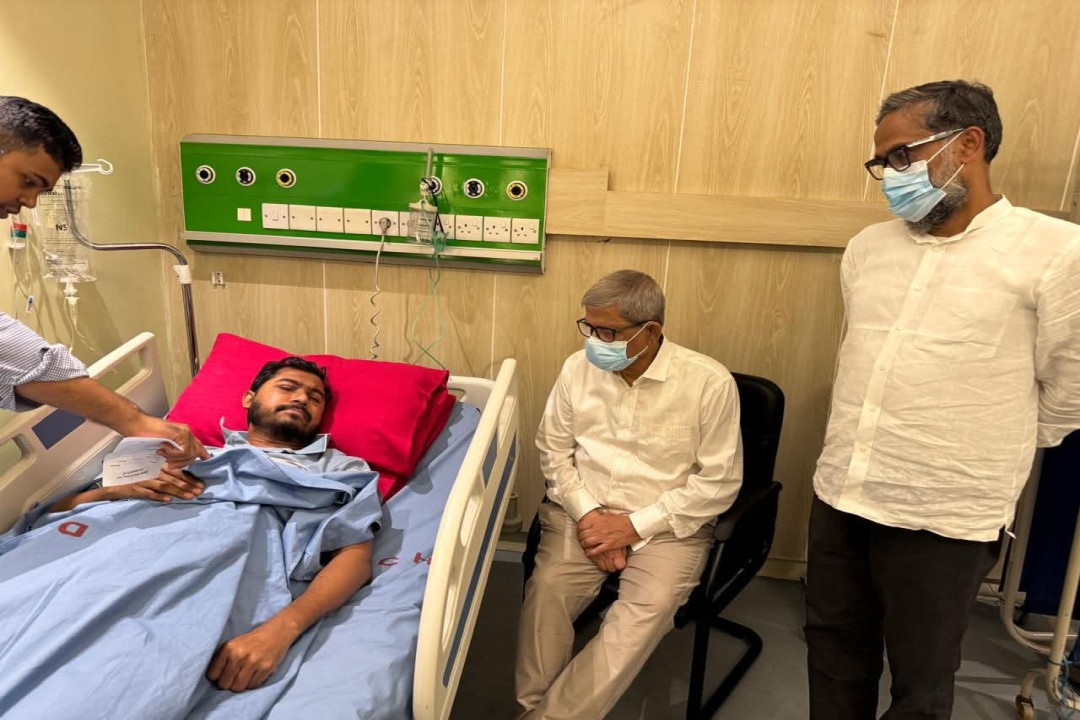 নুরকে দেখতে গেলেন বিএনপি মহাসচিব