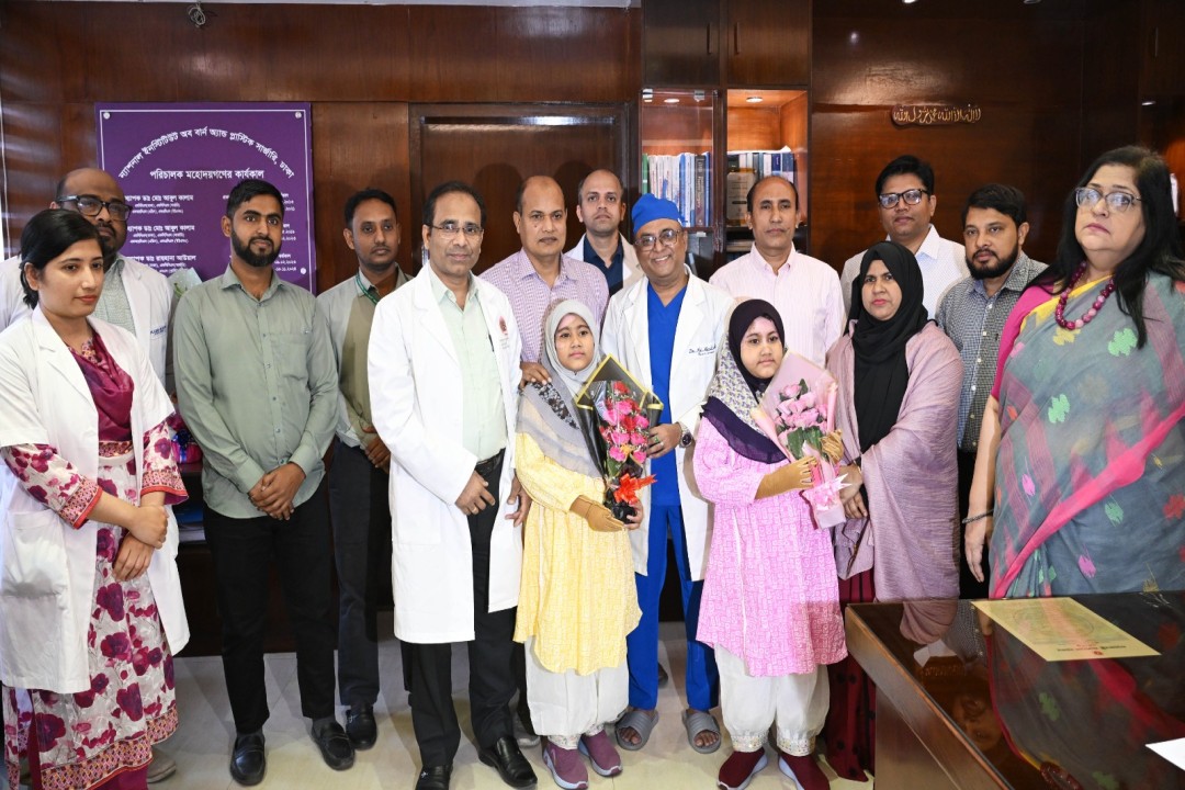 সাড়ে তিন মাস পর বাড়ি ফিরলো মাইলস্টোনে দগ্ধ দুই শিশু