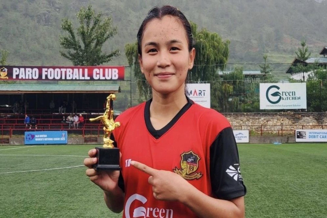 টানা দ্বিতীয়বার ম্যাচসেরা ঋতুপর্ণা